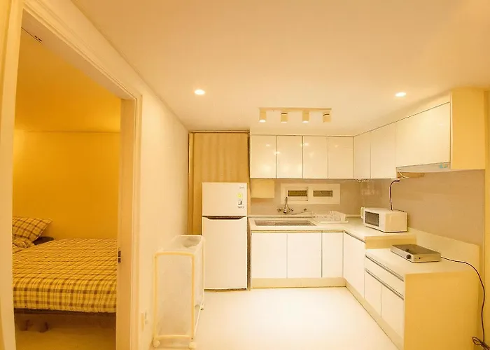 아파트호텔 Arex # Queen Bed 5 #10 People # Airport Railway Station # Triple Station # Hong Dae # #3room # Dmc # *